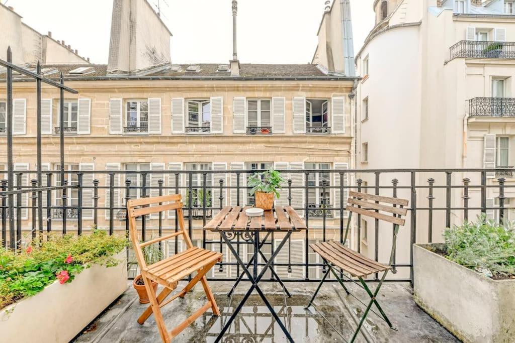 Petit Cosy A Saint-germain-des-pres Et Jardin Du Luxembourg * Parijs